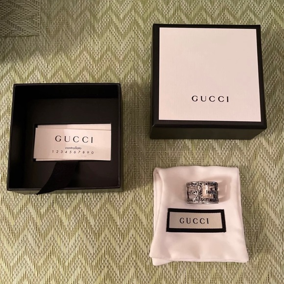 *SOLD* Brand New Gucci Ring - Picture 1 of 7